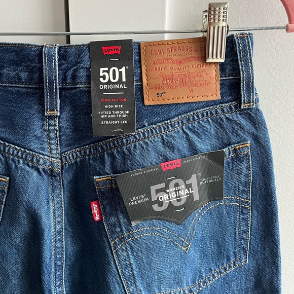 NWT Levi’s 501 Blue Jeans size 27x32 - Picture 6 of 8
